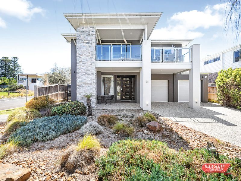 Coastal retreat captures Phillip Island’s finest views post image