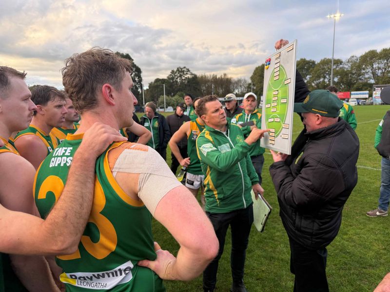 Coaches' corner: Parrots full of respect for “well drilled” Warragul post image