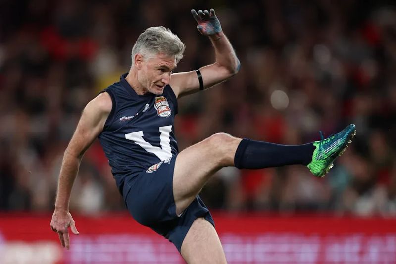 Dave Hughes brings 'Cooked' to Phillip Island post image