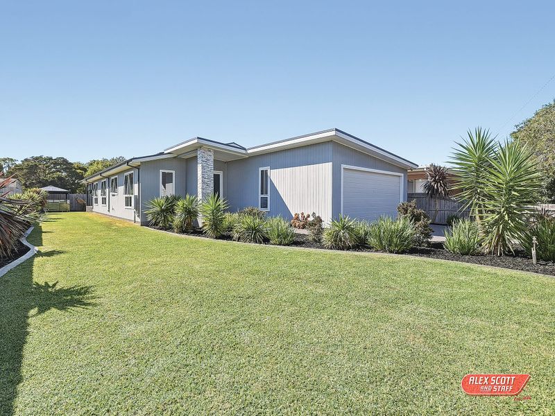 Near-new Cowes home with solar power and spa post image