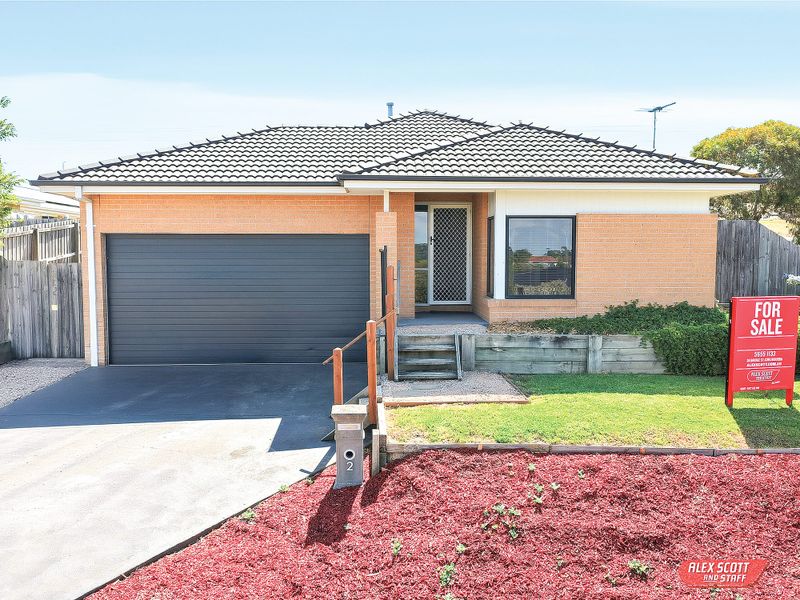 Modern living awaits on an elevated  Korumburra corner post image