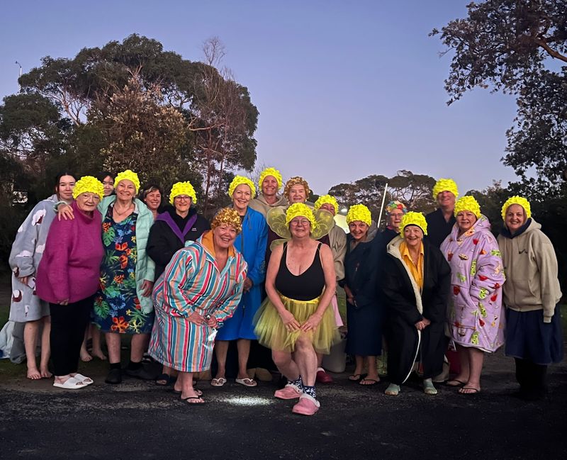 Inverloch Icebergs shatter fundraising goal with chilly Daffodil Day dip post image