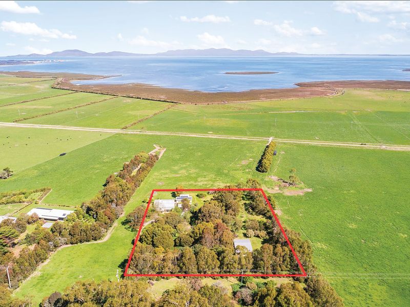 Historic Toora homestead offers magnificent Corner Inlet views post image
