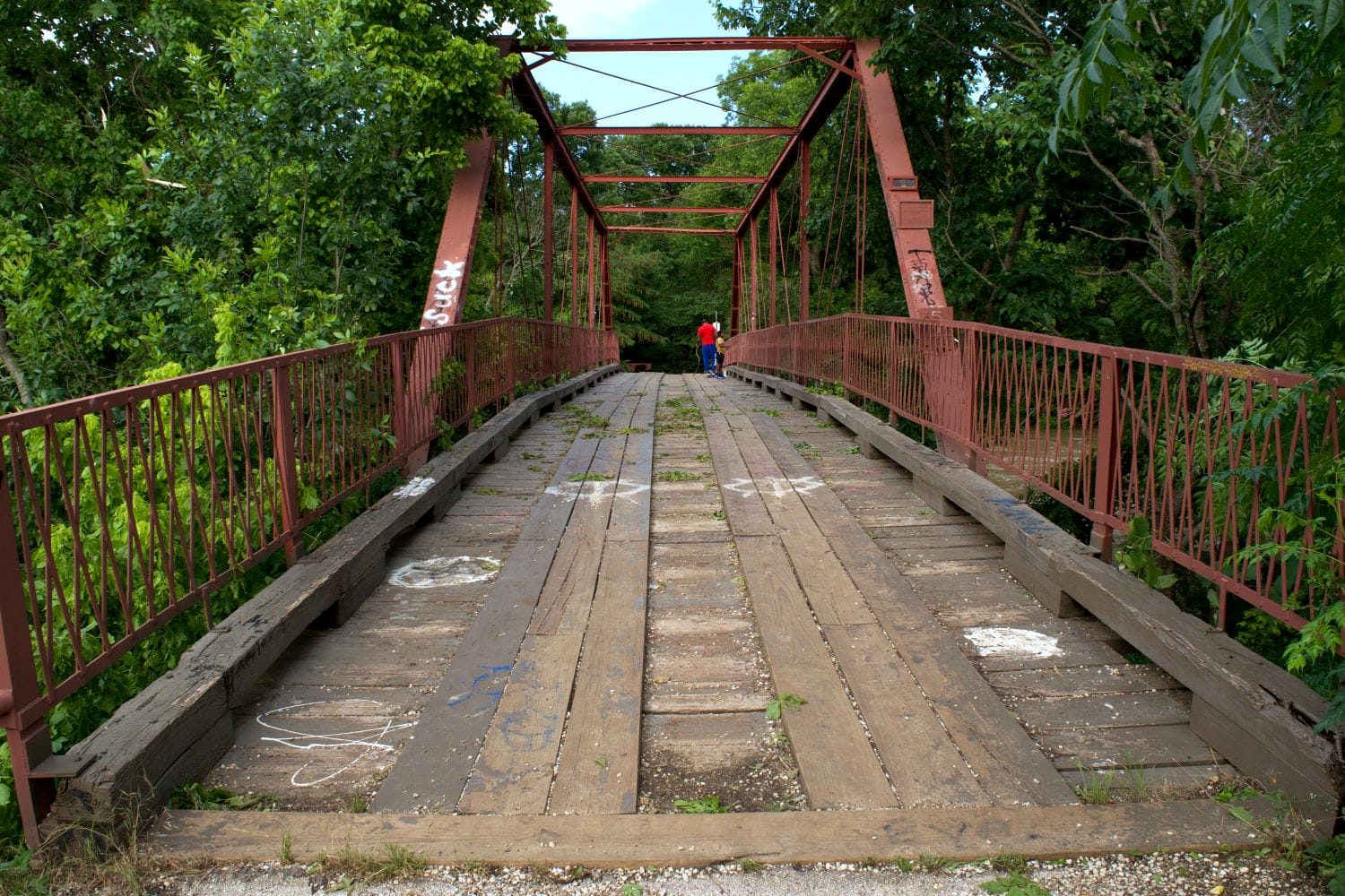 The Old Alton Bridge was a single-lane bridge that crossed Hickory Creek and connected the towns of Denton and Copper Canyon.