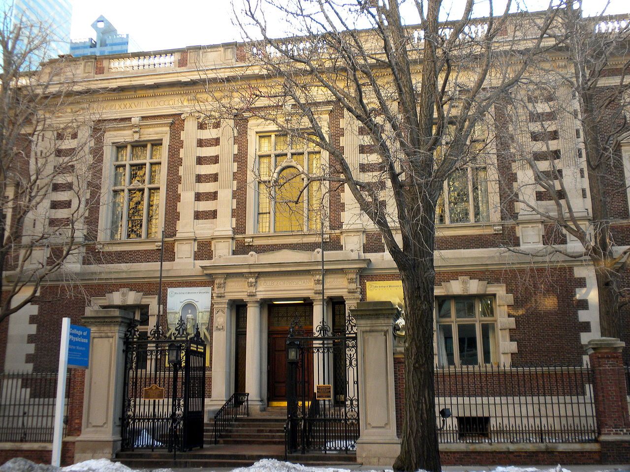 1280px-College_of_Physicians_1-1