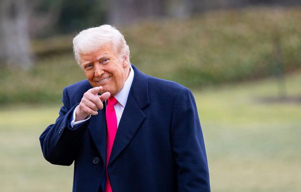 The jig is nearly up. Trump is gonna take the money and run