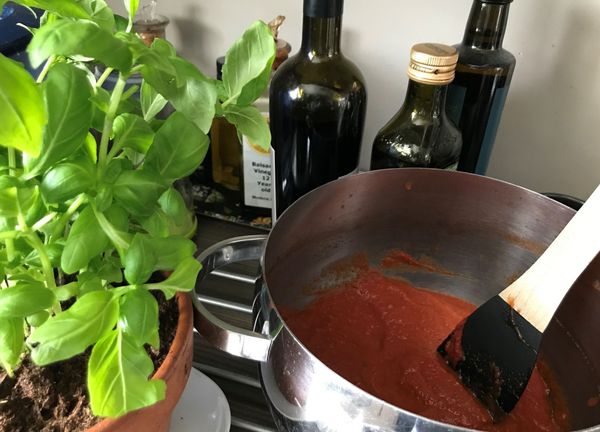 A simple tomato sauce