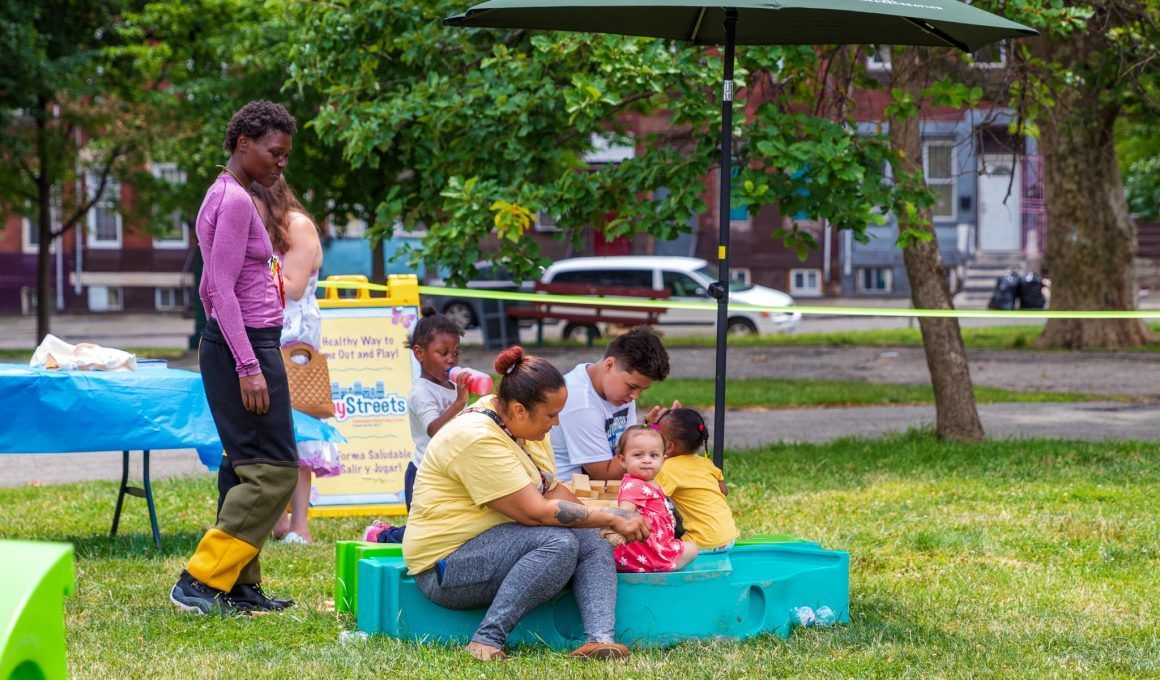 Noticias de Kensington: inversión en parques, funcionamiento de un mercado de drogas al aire libre y evento del día de la comunidad