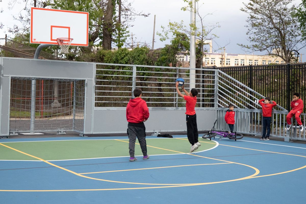 Noticias de Kensington: artículos gratuitos para bebés y niños, intercambios de ropa, charlas con autores y mucho más