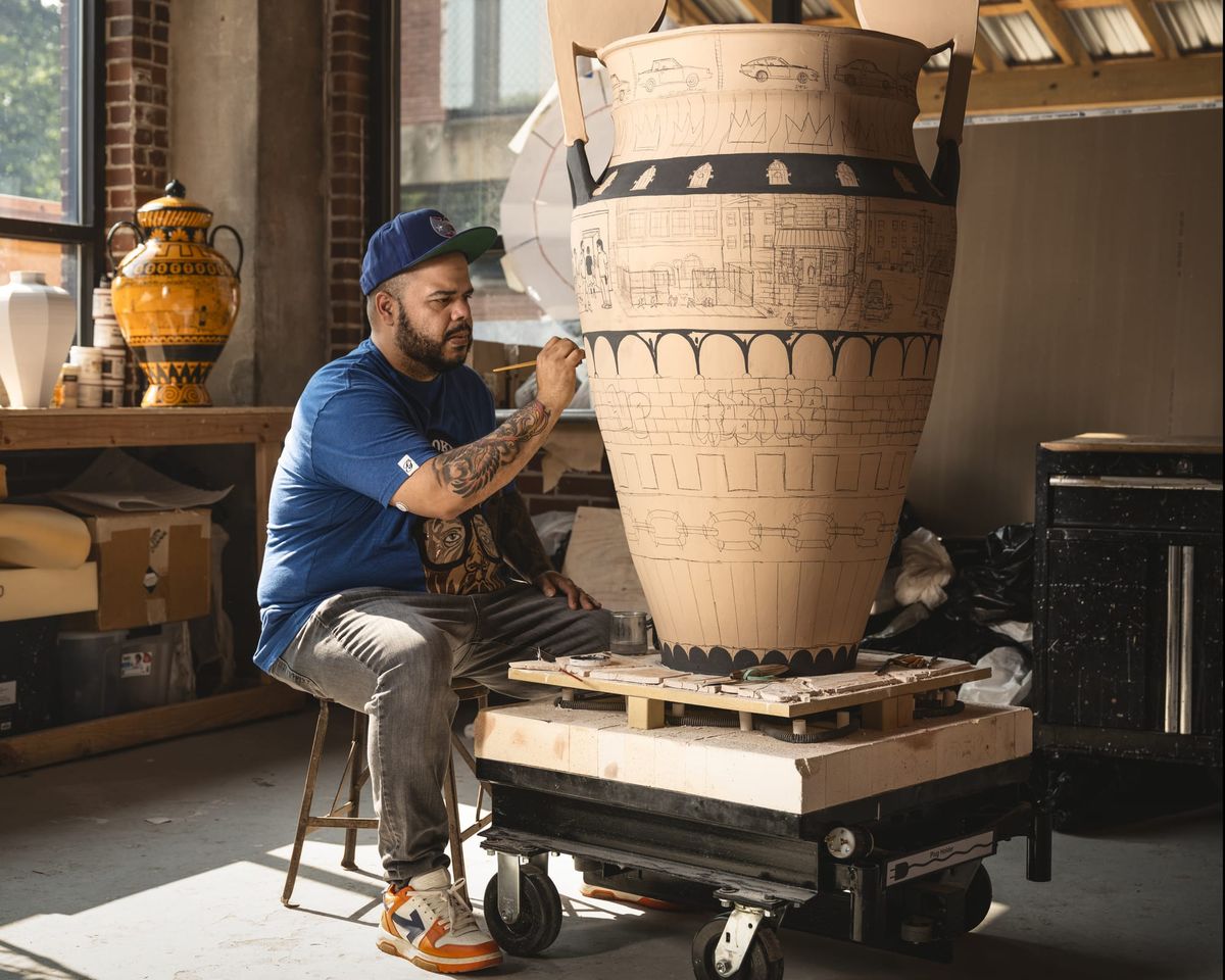 Roberto Lugo, oriundo de Kensington, pintará tres esculturas de 11 pies en Kensington este verano