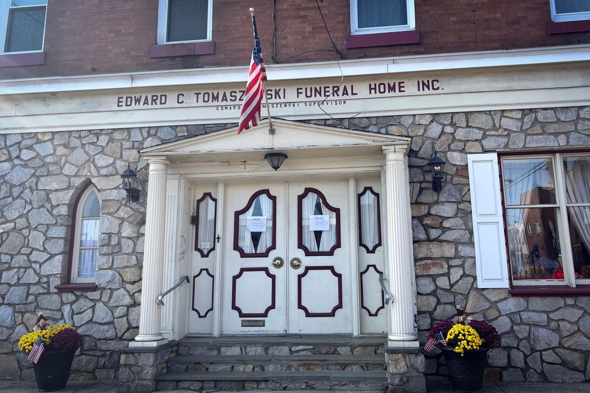 On Election Day, Port Richmond sees multigenerational voters, police visit