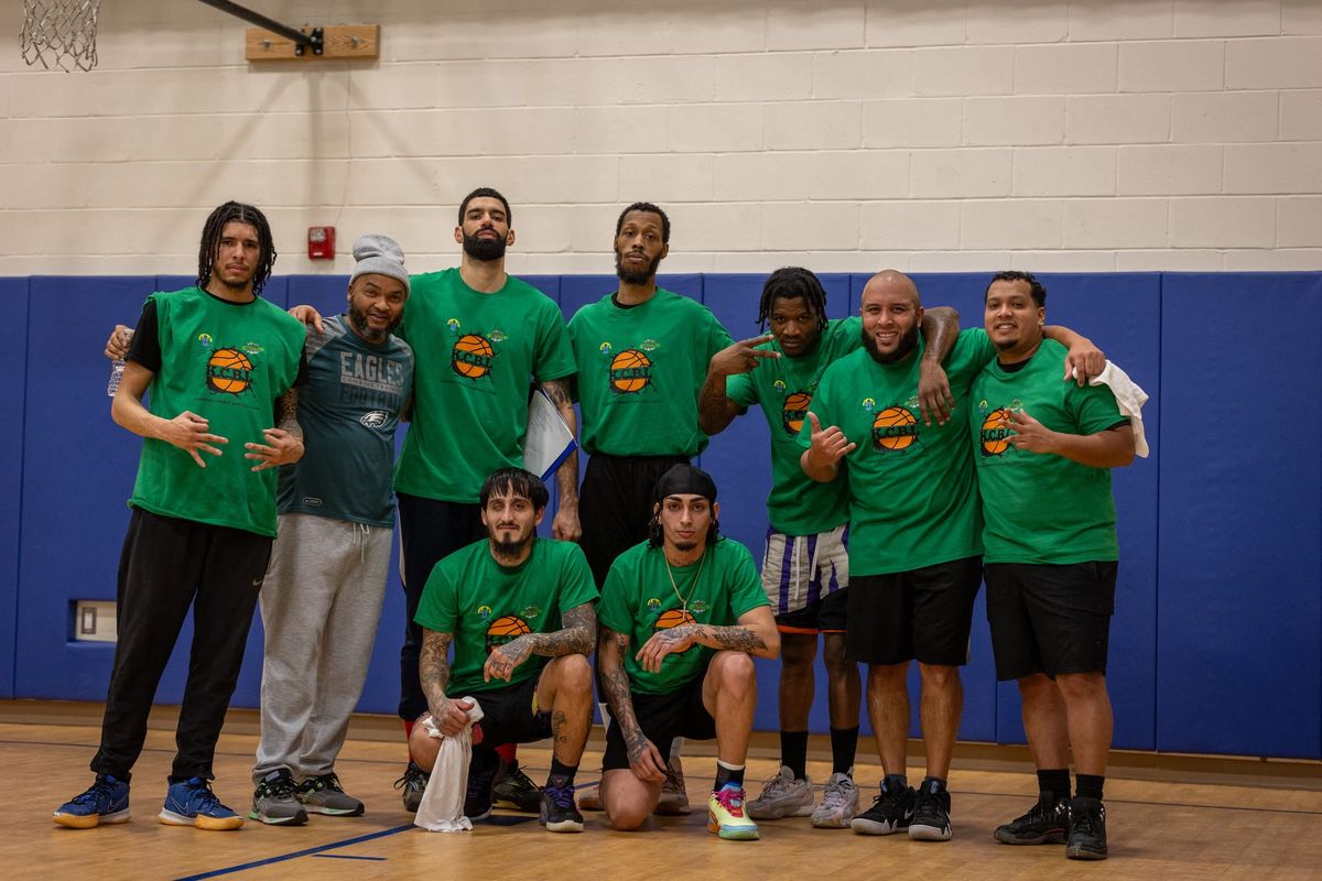 "El baloncesto es el medio": organizaciones sin fines de lucro de Kensington lanzan una liga gratuita para prevenir la violencia entre hombres jóvenes