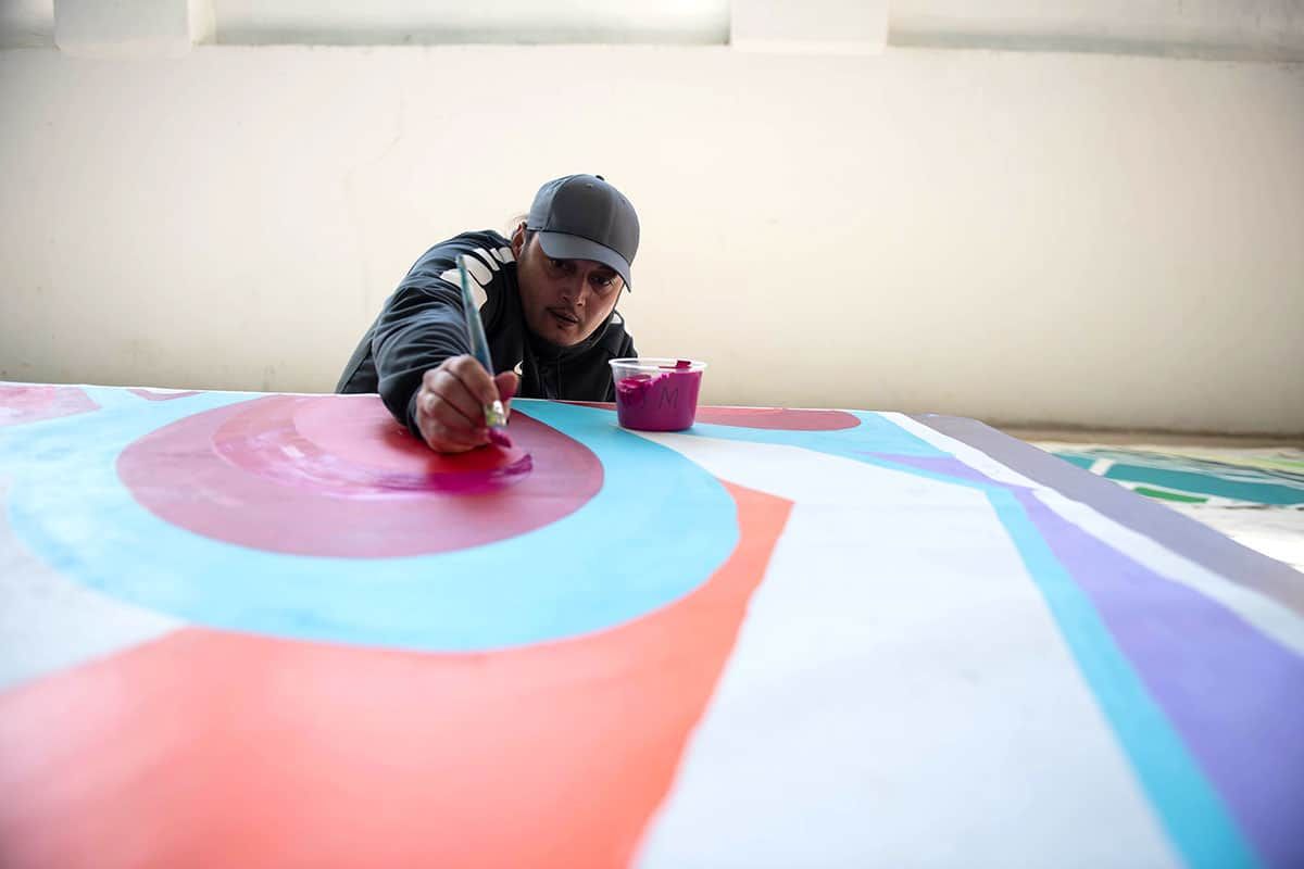 Sin los militares, no tendríamos nuestros derechos: como el artista John Zerbe rinde homenaje a los veteranos