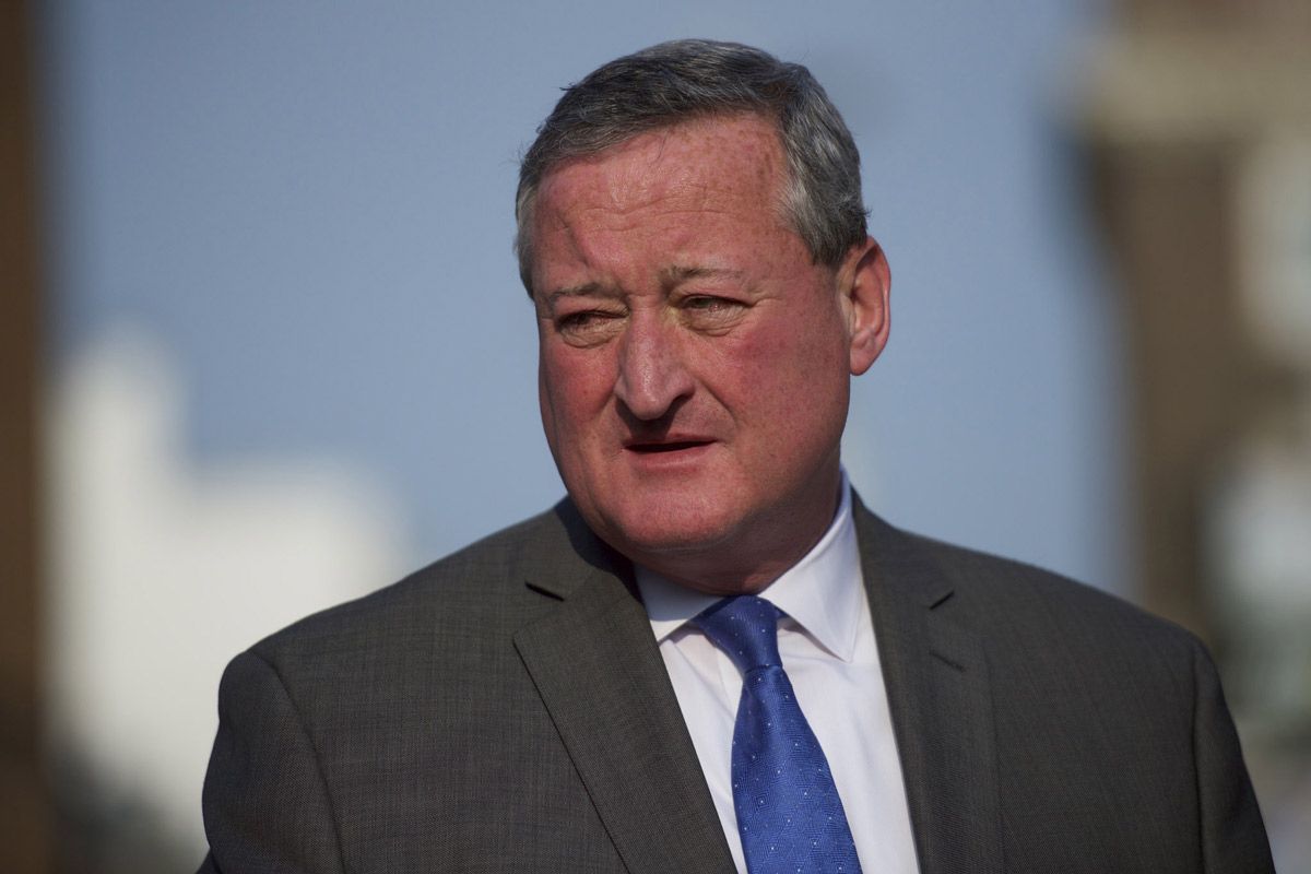 Kenney alivia las restricciones en los restaurantes y camiones de comida.