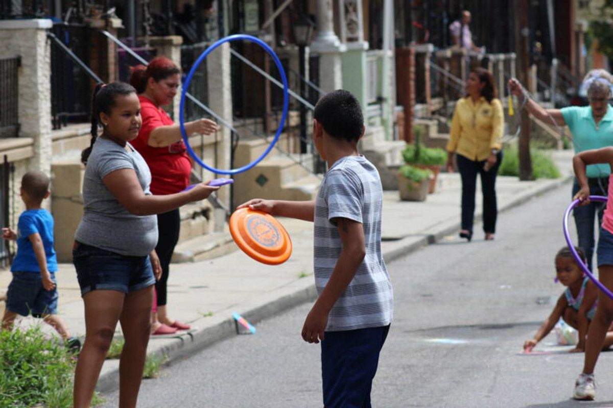Filadelfia lo está haciendo más fácil para convertir su bloque a un lugar para jugar este verano