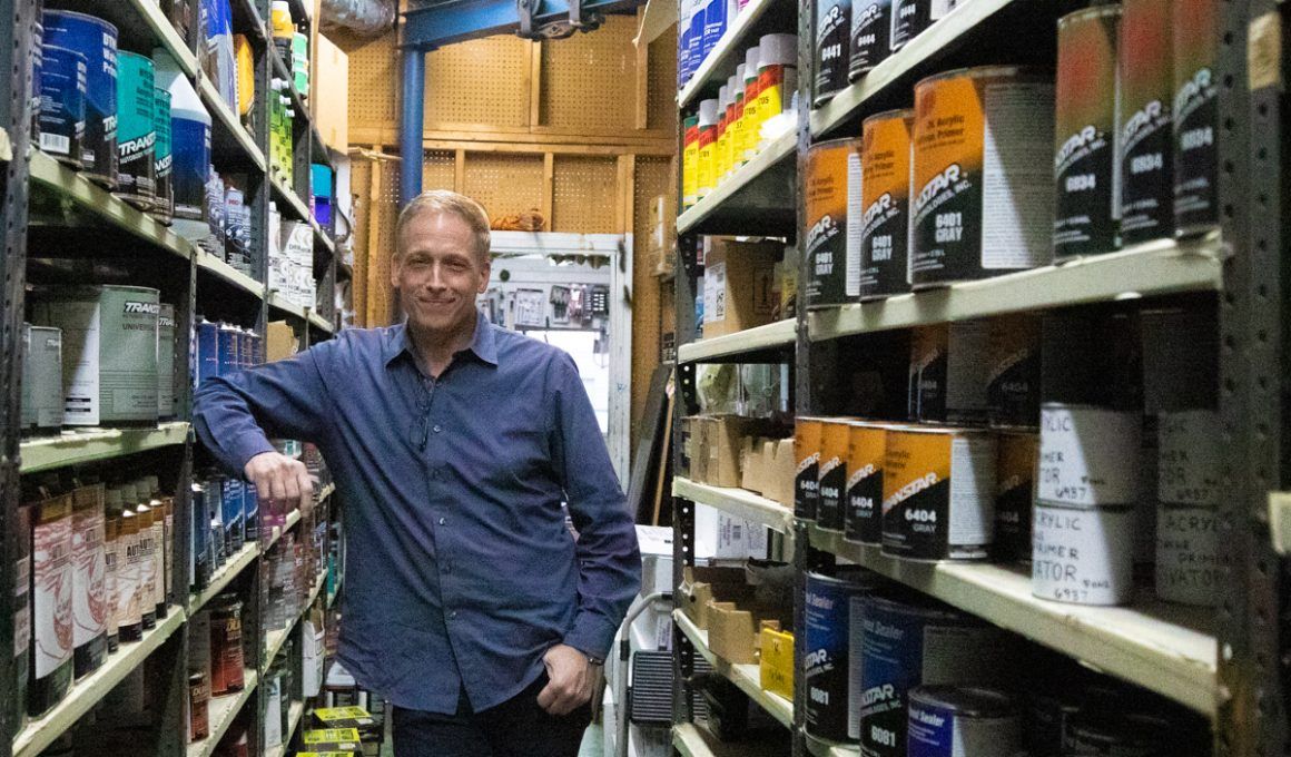 De carruajes de caballos a automóviles modernos: 100 años con Morris Auto Parts