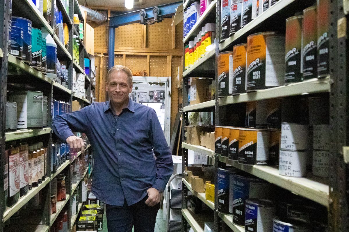 De los coches tirados por caballos a los automóviles modernos: 100 años con Morris Auto Parts