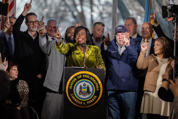 Mayor Parker announces new addiction aftercare center, hundreds of recovery home beds for people completing treatment