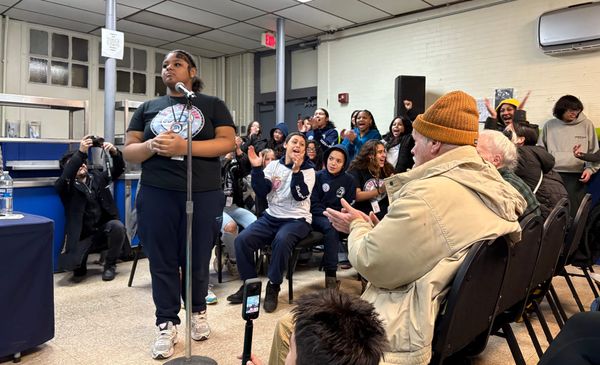 “Our families deserve a school they can walk to:” Stetson community rallies against closure