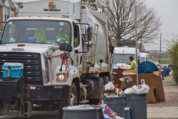 ‘No nos sentimos seguros’: Los trabajadores de saneamiento esperan ansiosamente que lleguen las máscaras de la ciudad