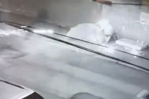 Alguien dispara fuegos artificiales de proyectiles a personas sin hogar en Kensington