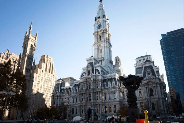 Las primeras audiencias públicas del Consejo de la Ciudad de Filadelfia de la Ley de Protección de Vivienda de Emergencia ven a algunos inquilinos y