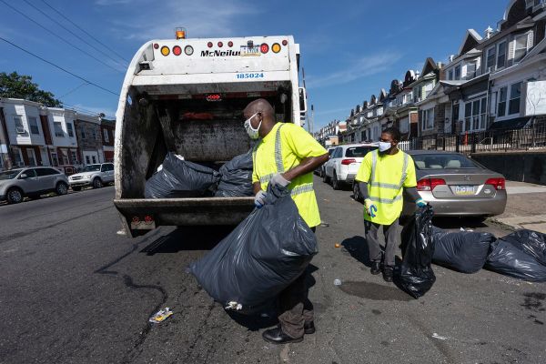 ¿Puede ser multado por sacar su basura en el día equivocado en este momento?