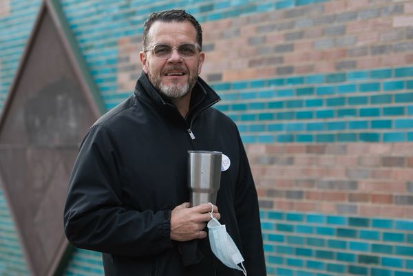 'No voy a votar por su personalidad.  No es una persona devota ni nada de eso, pero sus políticas son la razón por la que estoy votando'.