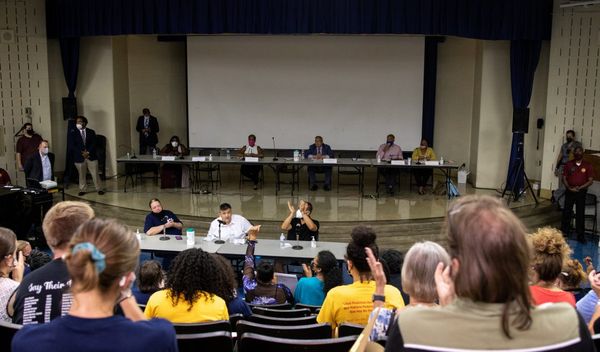 Kensington al alcalde Kenney: ‘Usted es el capitán de este barco y tiene que navegar el barco o retirarse’