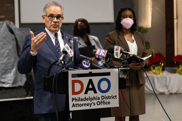 Hola, Kensington y Harrowgate: Llevamos sus preguntas al fiscal de distrito Larry Krasner