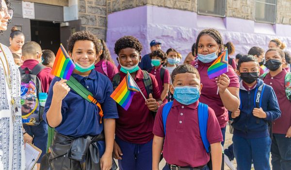 La 'campeona' de la comunidad LGBTQ+ de Filadelfia inspira el nuevo nombre y tradición de la escuela en Kensington