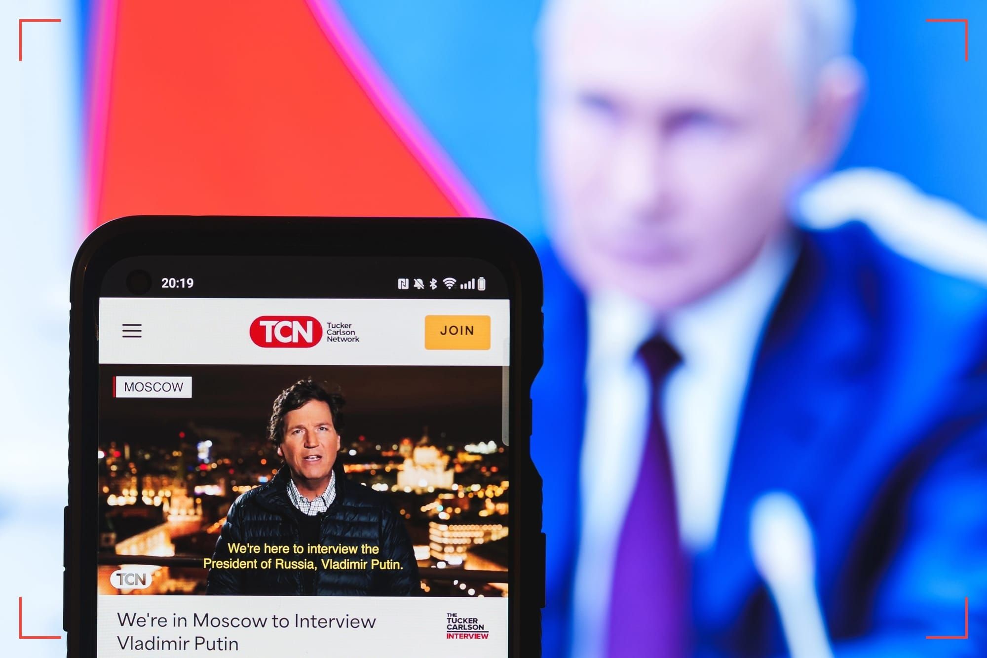 Tucker Carlson FlashREPORT