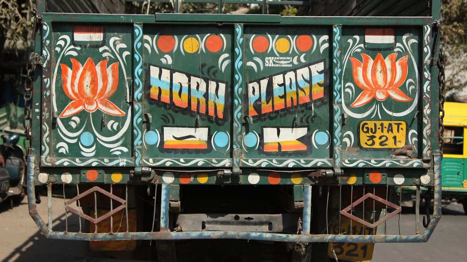 India's Sign-Wallas: On the Brush on the Subcontinent