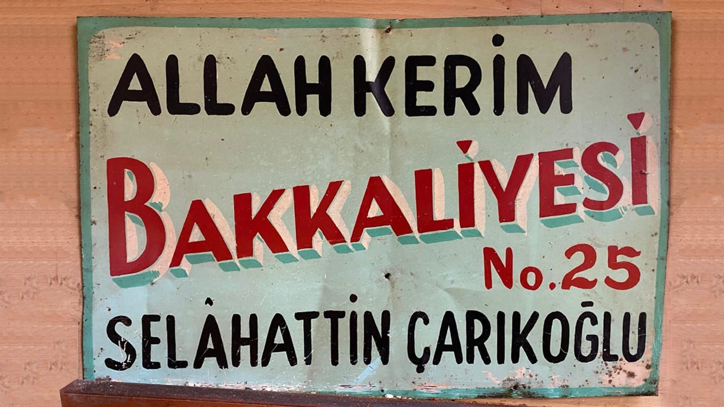 Documenting the Signs and Sign Painters of Bursa, Turkey