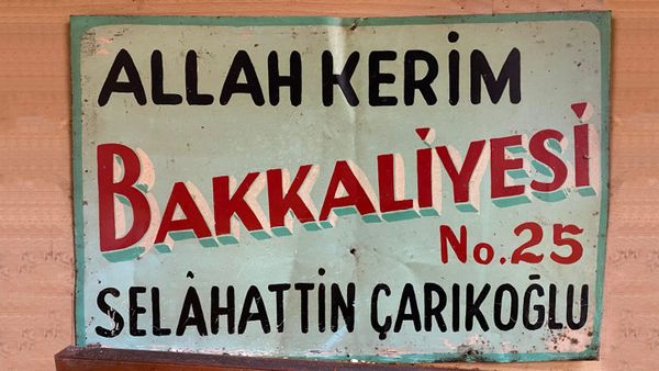 Documenting the Signs and Sign Painters of Bursa, Turkey