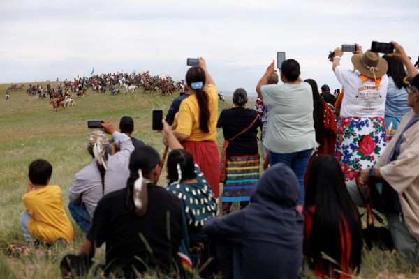 Native Americans commemorate victory at Little Bighorn with horse races, dance and song