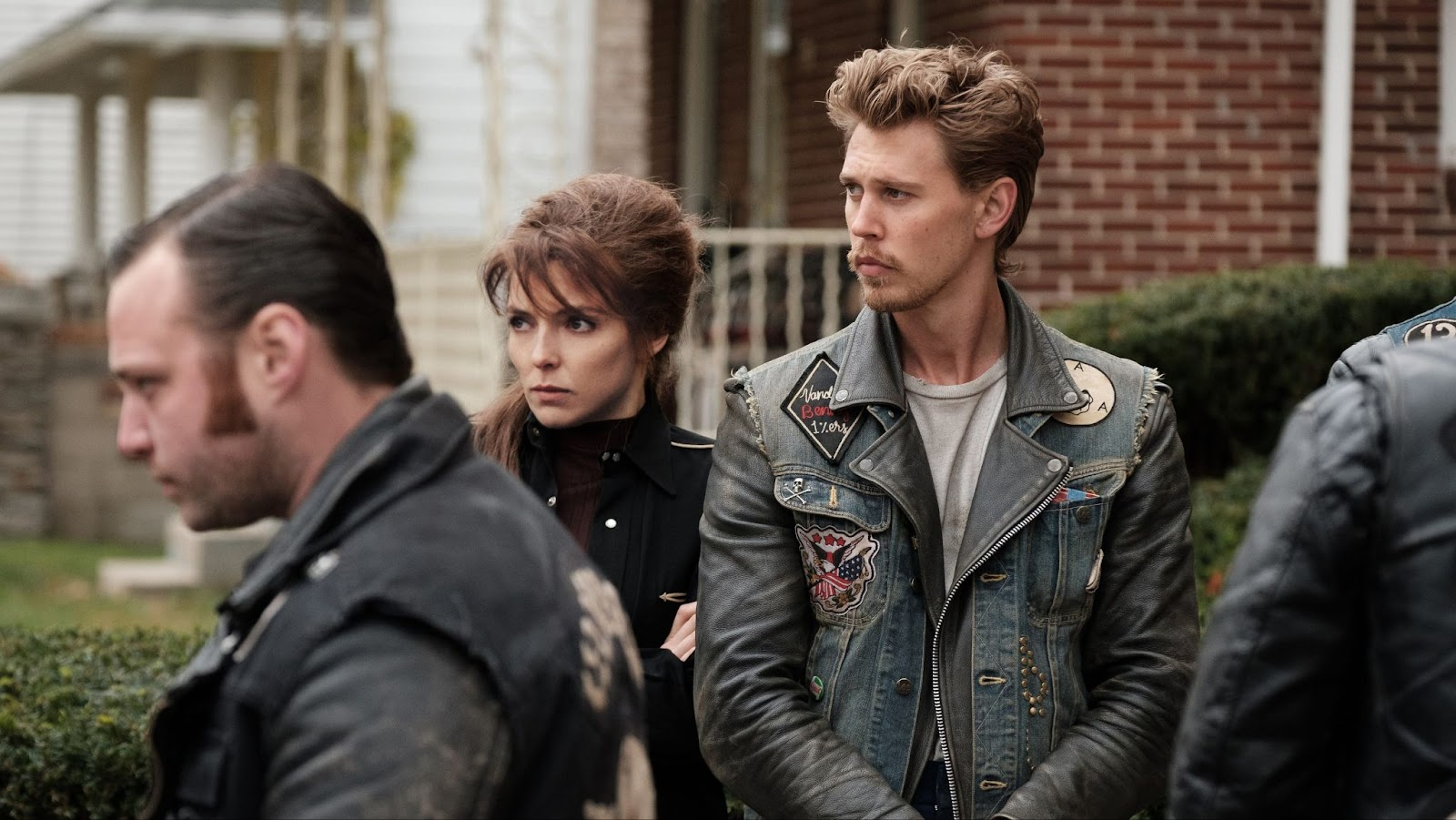 Austin Butler and Jodie Comer in The Bikeriders