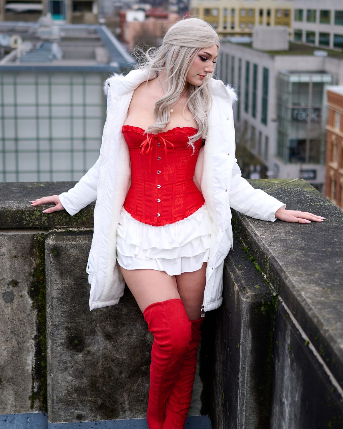 Holiday Pictures with Ms. Claus (mejgiey)