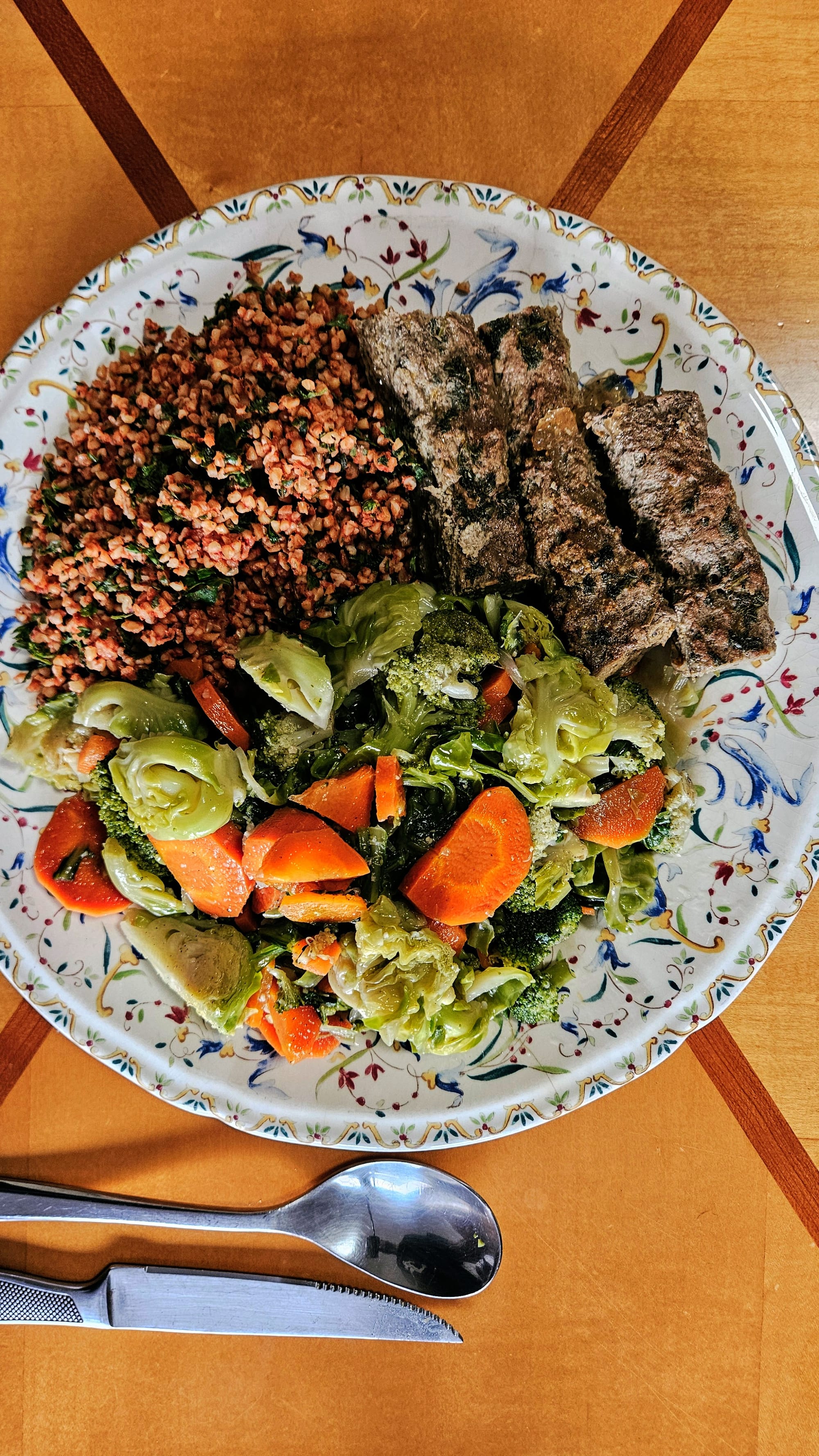 The Perfectly Proportioned Plate: How to Eat Well Without Counting Calories