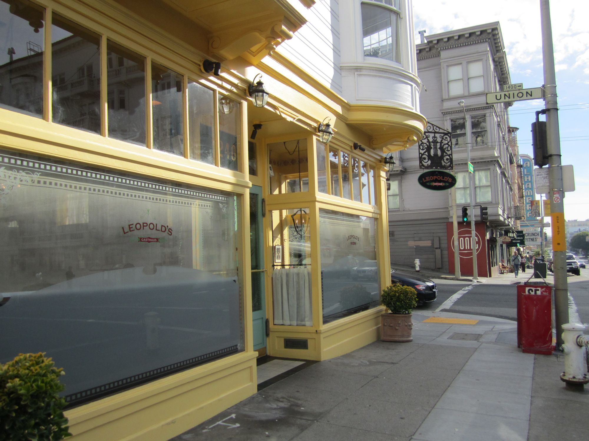 exterior pic of leopold's restaurant polk street san francisco