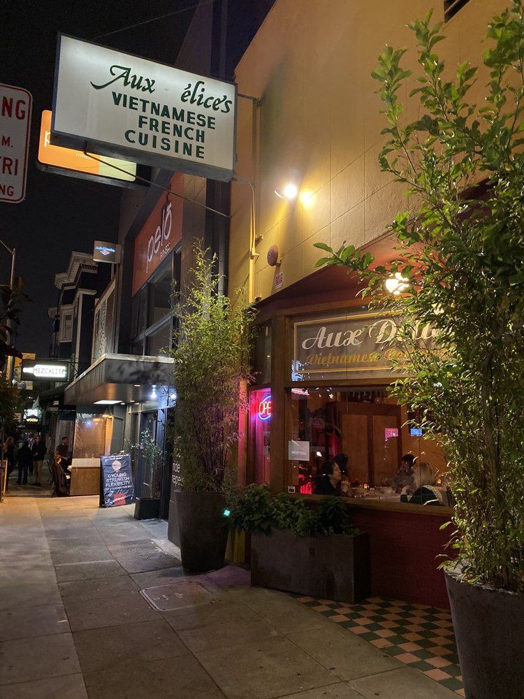 exterior of Aux Delices