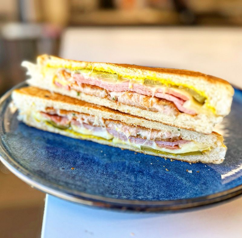 croqueta preparada sandwich at social cafe