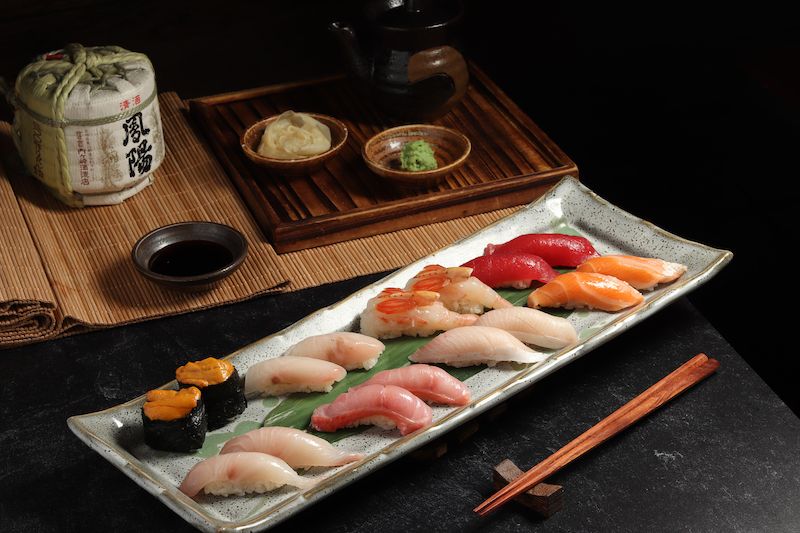 Ozeki moriawase (saketoro, tai, buritoro, kinmedai, botan ebi, kanpachi, hon maguro, California uni) at Ozumo