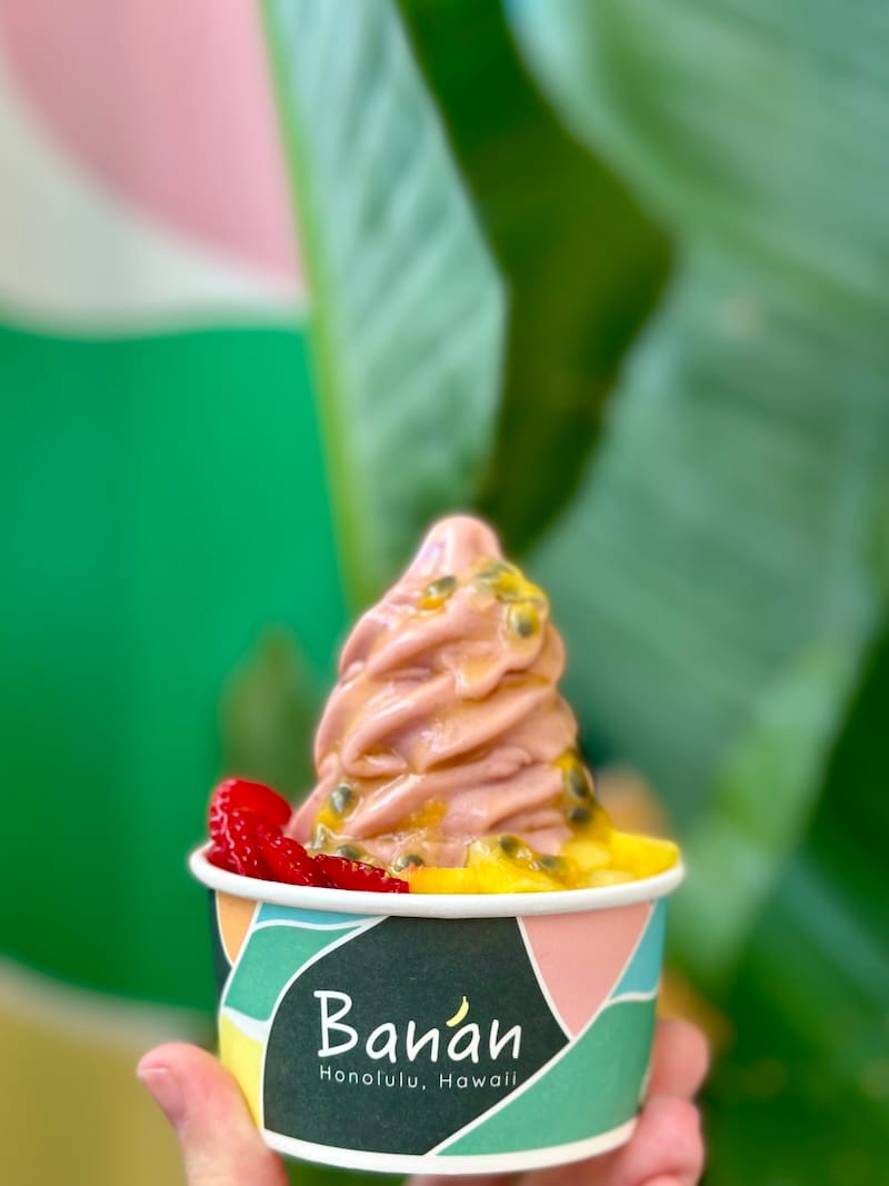 Banán Strawberry Lilikoi. Photo: © tablehopper.com. 