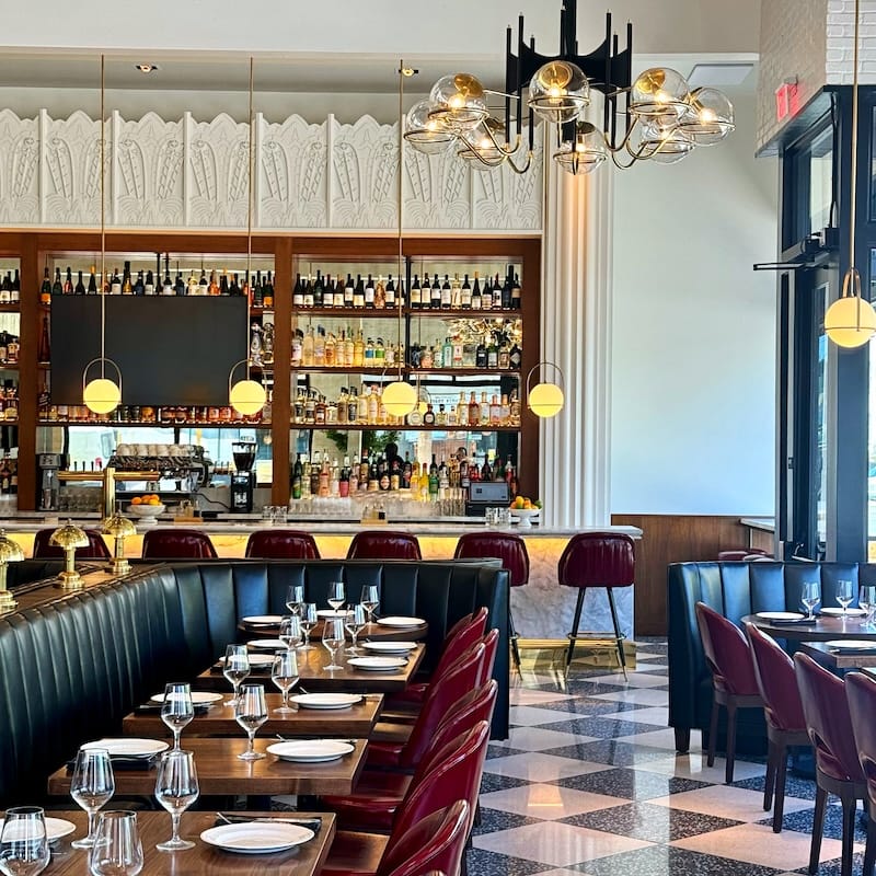 A closer look at the interior and bar. Photo courtesy of Little Original Joe’s.