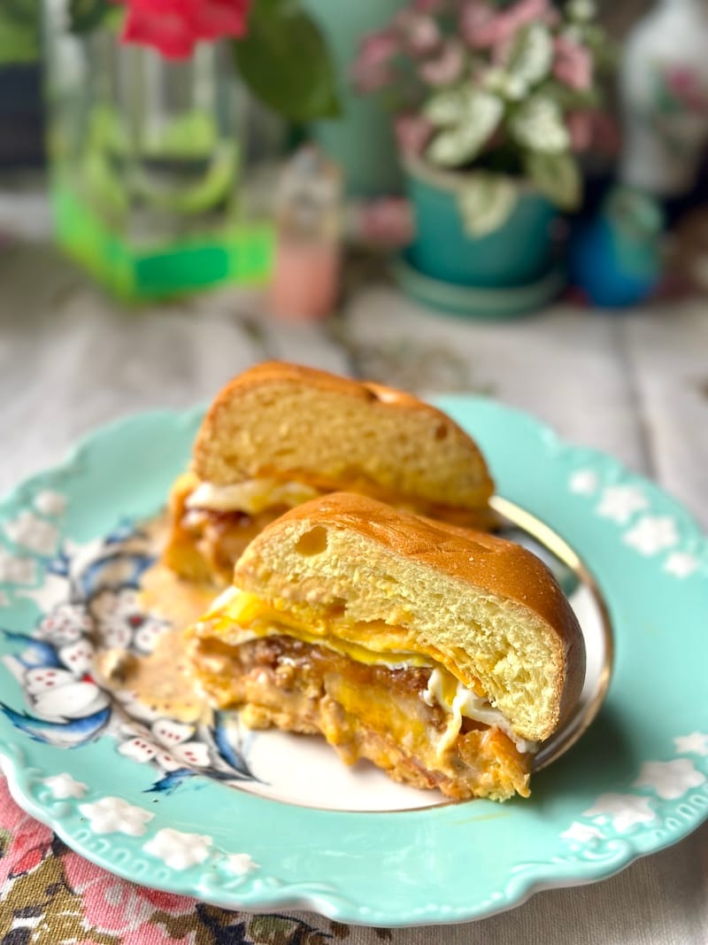 Heh heh heh, and there’s the inside of the Messy Mess. Photo: © tablehopper.com.