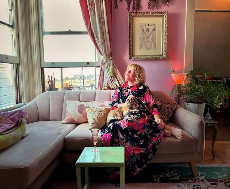 Photo of me (and Fortuna) in my former Broderick apartment:&nbsp;@lukeedanthony. Design coach:&nbsp;@shawnmball.