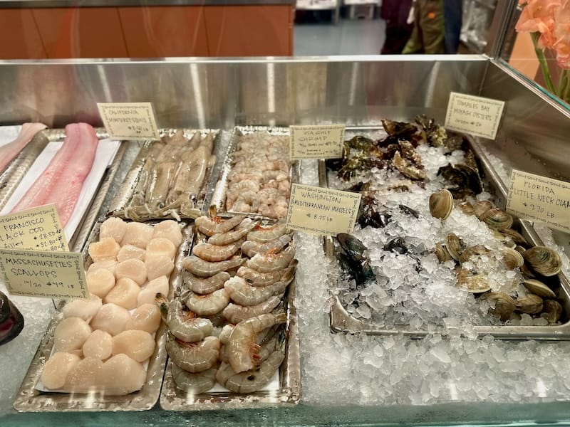 Gems in the shellfish side of the case.&nbsp;Photo: © tablehopper.com.