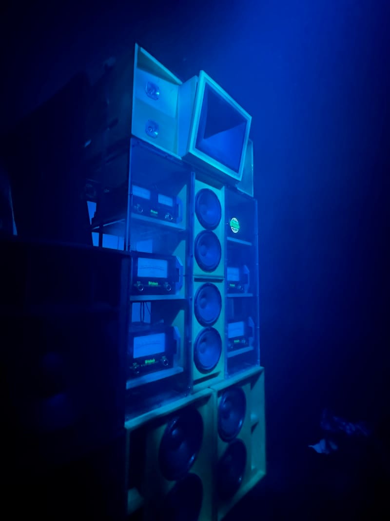 Another look at the McIntosh stacks. Photo: Shawn Ball. DESPACIO PORTOLA 2025