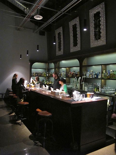 4-missionbowlingclub-bar.jpg
